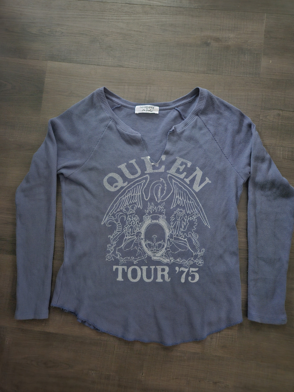 Daydreamer Blue Gray Queen Tour '75 Long Sleeve Thermal Top